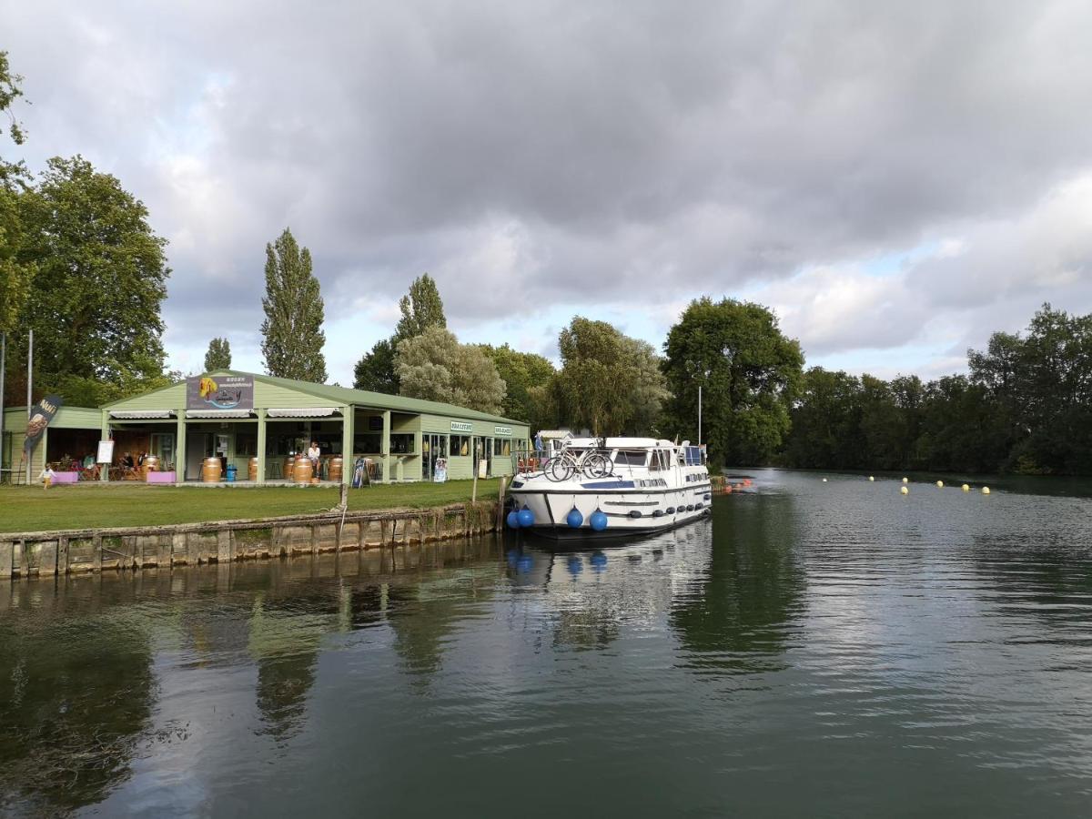 Camping Belle Riviere Chaniers Экстерьер фото