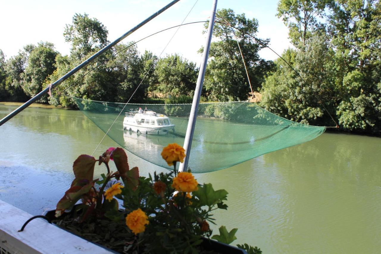 Camping Belle Riviere Chaniers Экстерьер фото