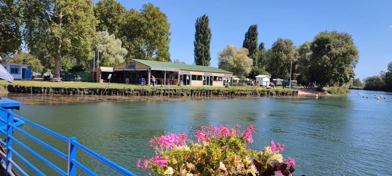 Camping Belle Riviere Chaniers Экстерьер фото