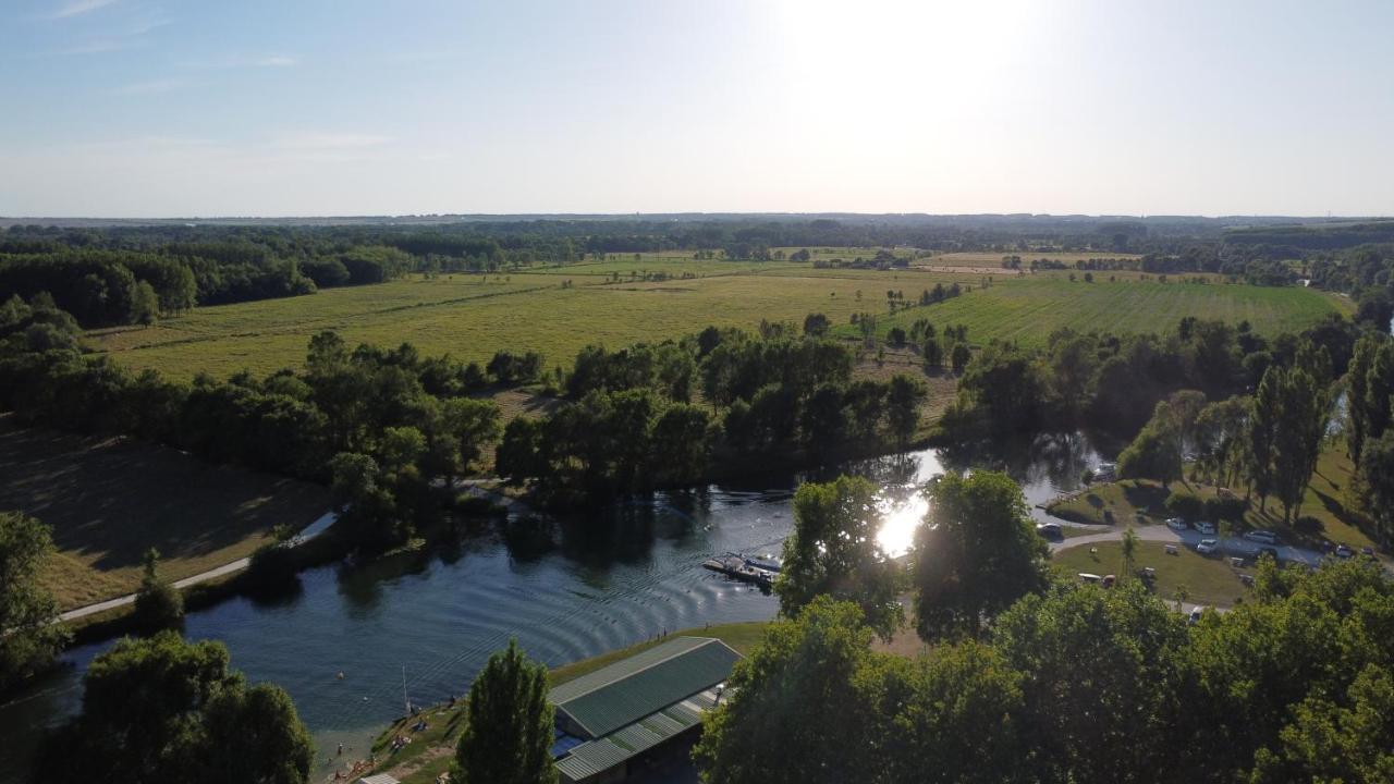 Camping Belle Riviere Chaniers Экстерьер фото