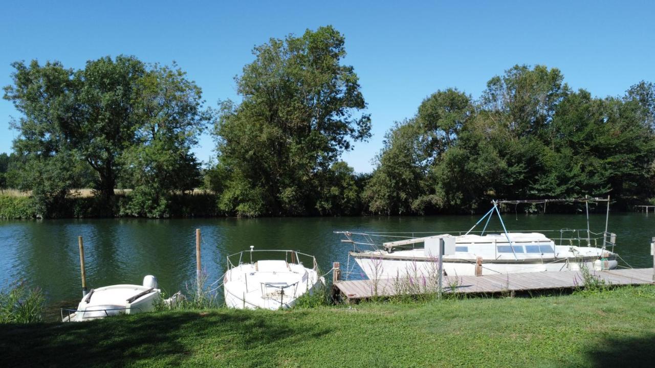 Camping Belle Riviere Chaniers Экстерьер фото